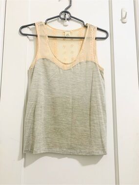 Club Monaco Peach Lace Yoke Tank with Light Gray Body